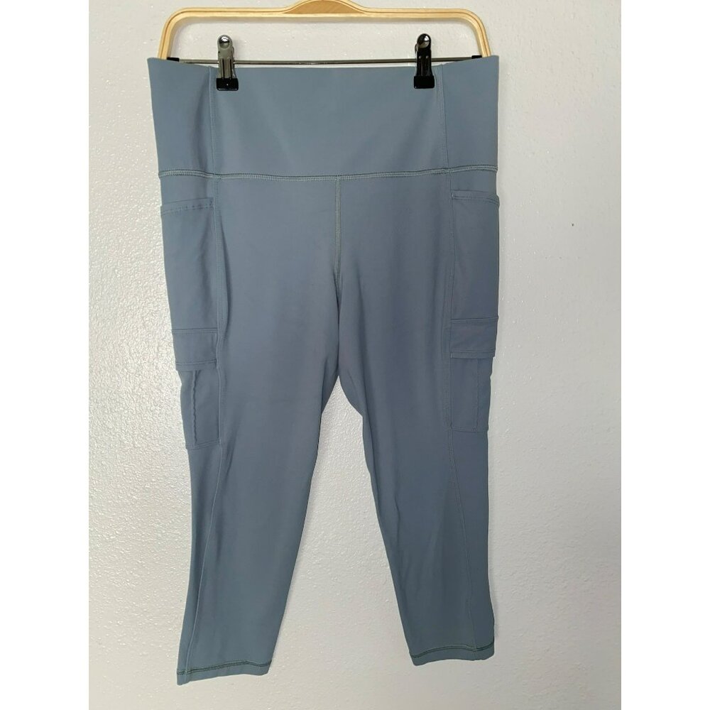 Athleta Salutation Cargo 7/8 Tight Leggings Size L/P